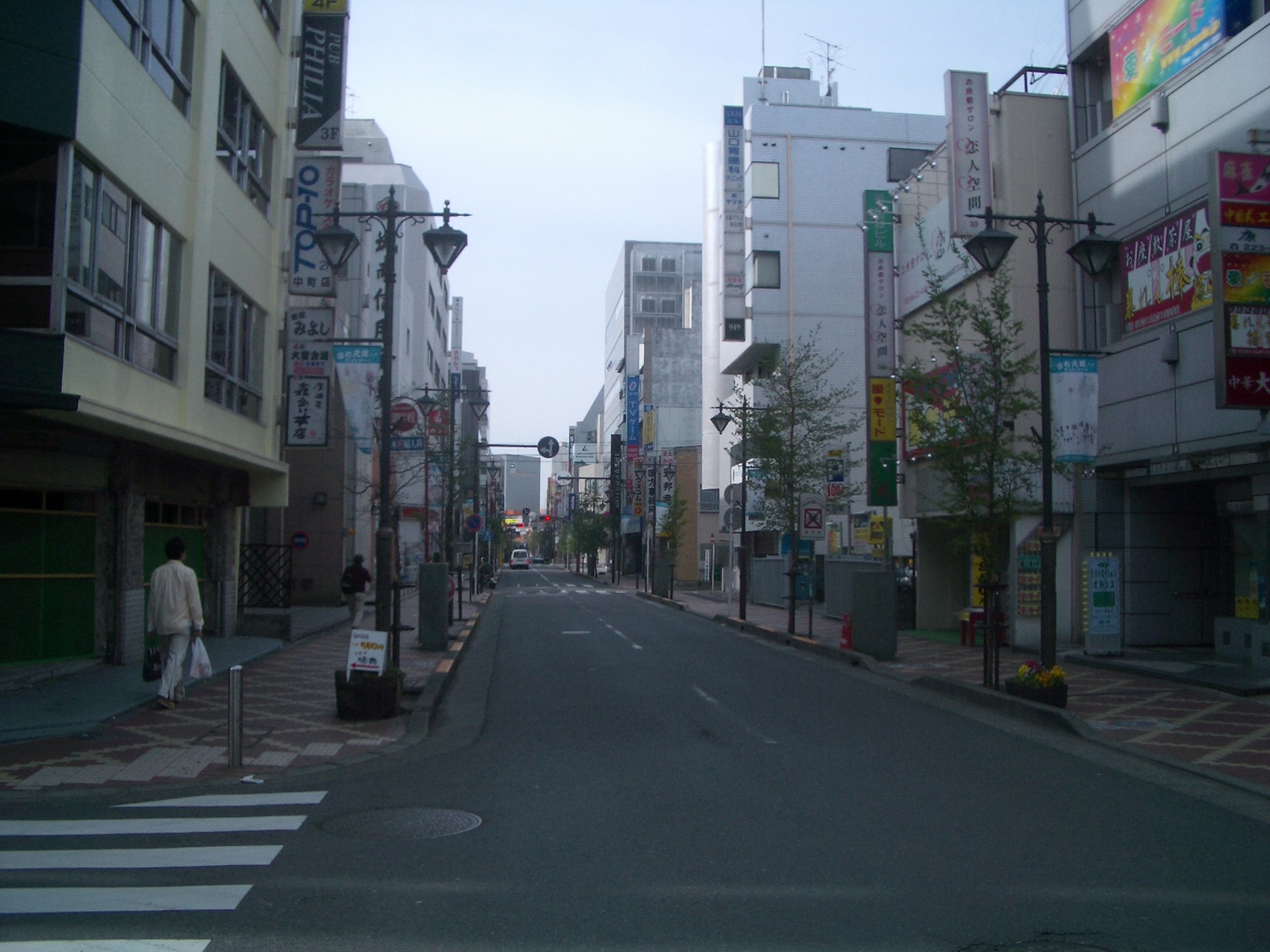 Une rue japonaise au petit matin